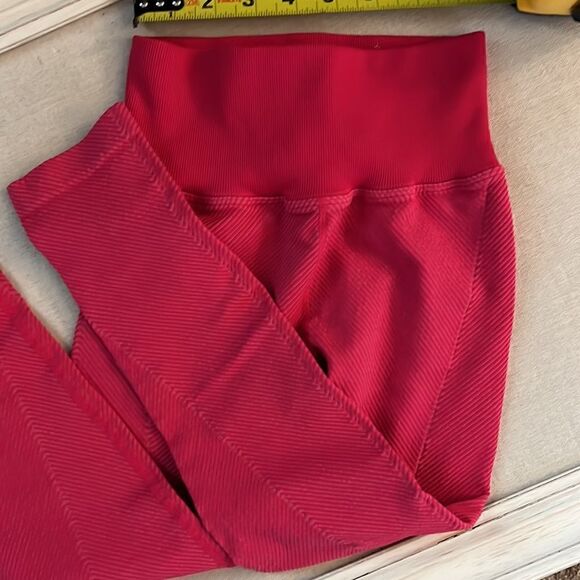 FP Movement by Free People pink ribbed 3/4 leggings w inside seam pocket S - Picture 3 of 7